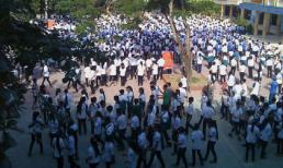 Bị phê bình, nữ sinh lớp 11 túm tóc đánh giáo viên ngay trên bục giảng