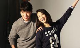 Shin Min Ah và Kim Woo Bin nhí nhảnh trong bộ ảnh mới