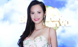 Hoa hậu Diệu Linh buông lơi vai trần đi xem nhảy