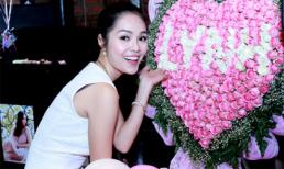 Dương Cẩm Lynh tươi tắn trong buổi họp fan dù bị trộm 'viếng thăm'