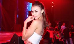 Hồng Quế khoe dáng thanh mảnh với váy quây