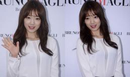 'Lọ Lem' Park Shin Hye sành điệu với tóc mái thưa tại sự kiện
