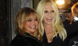 Hai 'thảm họa dao kéo' tự tin 'đọ sắc' tại sự kiện