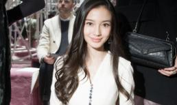 Angela Baby diện váy trắng thướt tha như tiểu thư