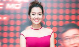 Ngọc Anh khoe 3 vòng quyến rũ với váy bó sát