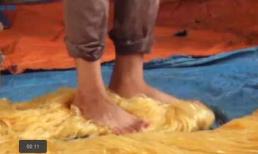 Cận cảnh công nghệ 'giẫm chân' sản xuất miến