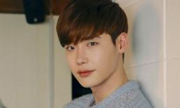 Lee Jong Suk khoe nét thư sinh đầy mê hoặc