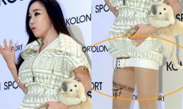 'Yêu nữ bế mèo' gây chú ý với áo thắt đai độc