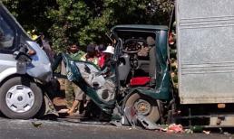 Xe khách đối đầu ôtô tải, 6 người nguy kịch