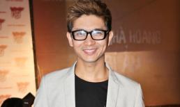 Tim lộ diện tươi rói sau 'bão' hôn nhân