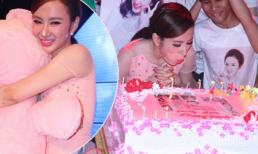 Angela Phương Trinh đón sinh nhật giữa khuya cùng fan