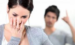 Bị bạn trai đòi chia tay vì 'cuồng ghen'