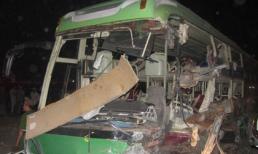 Tai nạn xe khách thảm khốc: 10 người chết, 11 người bị thương