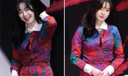 'Nàng cỏ' Goo Hye Sun bị bục khuy áo giữa buổi họp báo