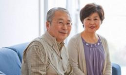 Đau đầu vì mẹ đòi tái hôn với người đàn ông cờ bạc