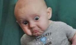 Phì cười với hình ảnh siêu hài của bé