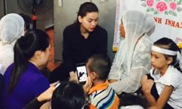 Hà Hồ viếng tang nạn nhân tai nạn xe hơi