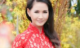 Sương Đặng rạng rỡ giữa chợ hoa Tết người Việt tại Mỹ