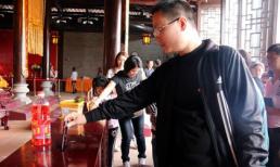 Đại gia đi lễ chùa bỏ hẳn iPhone 6 vào hòm công đức