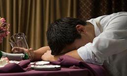 Tình lao đao vì những lời gièm pha