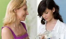 Mẹ chồng giữ hết tiền mừng tuổi của cháu