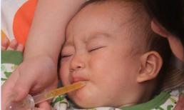 6 lỗi tai hại khi cho con uống thuốc 90% mẹ mắc phải