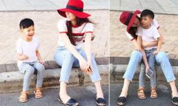 'Bắt gặp' Hà Hồ xinh tươi ngồi vỉa hè với con trai Subeo
