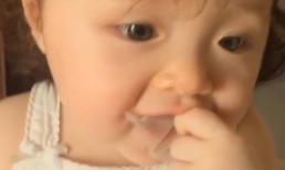 Cadie thích thú 'nếm' thử món bánh tráng