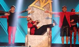 Chuyện khó hiểu của 'gà cưng' Sơn Tùng, Tóc Tiên?