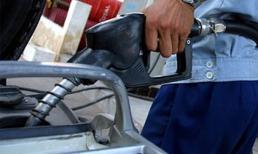 'Giá xăng đáng lẽ ra phải tăng 3.500 đồng/lít'
