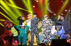 Isaac thành công nhờ tạo hình nhí nhảnh trong The Remix 6