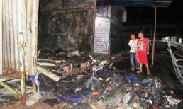 Cháy chợ Phong Nha, tiểu thương tán loạn dọn hàng 'chạy lửa'