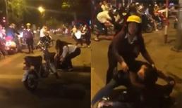 Hàng chục thiếu nữ 'hỗn chiến' như phim giữa phố Bà Triệu