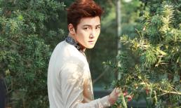 Ji Chang Wook hóa quý ông lịch lãm giữa vườn xuân
