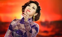 Ý Lan rưng rưng xúc động tưởng nhớ Phạm Duy 