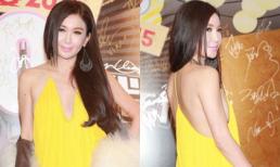 Ôn Bích Hà U50 vẫn không ngại mặc hở