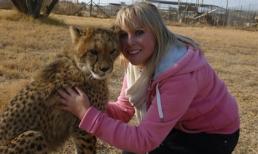 Cô gái 'kết bạn' với báo đốm suốt 4 năm