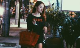 Hương Giang Idol diện mốt giấu quần, ‘lẻ bóng’ đi ăn tối