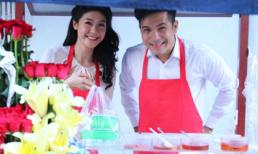 Trương Thế Vinh tất bật buôn bán vỉa hè cùng bạn gái