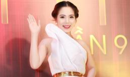 Dương Kim Ánh diện váy trắng lộng lẫy trên thảm đỏ HTV Awarld 2015