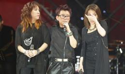 Phương Uyên bật khóc trong liveshow 