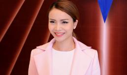 Yến Trang ăn diện kín đáo đi sự kiện giữa mùa hè 