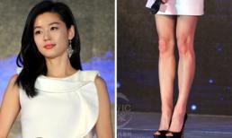 Jun Ji Hyun mất điểm với đôi chân xấu