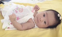 Con gái Phan Thị Lý mắt tròn xoe cực yêu