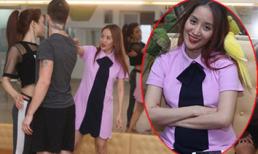 Khánh Thi 'vác' bụng bầu 6 tháng đi hướng dẫn thí sinh