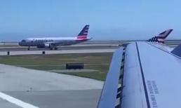 Thích thú cảnh hai máy bay sánh đôi hạ cánh cùng lúc