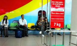  Nữ hành khách tát vào mặt nam nhân viên hàng không