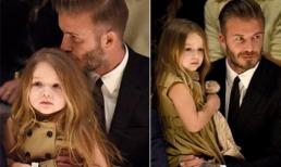 Bé Harper xinh xắn đi xem thời trang với bố mẹ