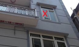 Nữ giám đốc gục chết cạnh con dao dính máu