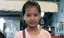 Em bé bán vé số xinh xắn gây sốt cộng đồng mạng